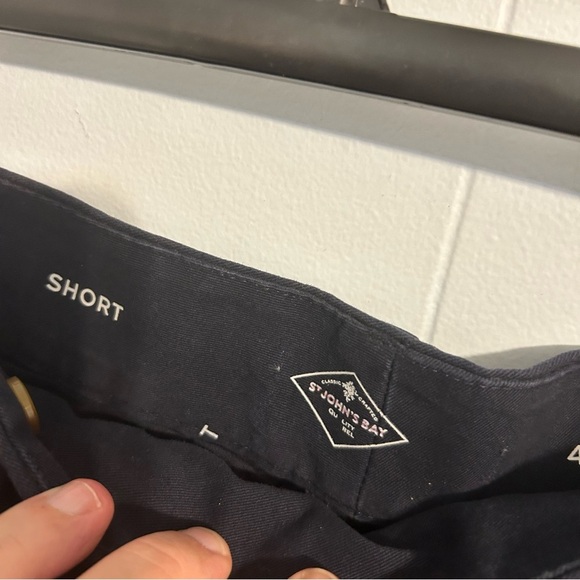 Women size 4, St.‎ John Bay short shorts. New. Navy blue 5 inch inseam. - Picture 5 of 6